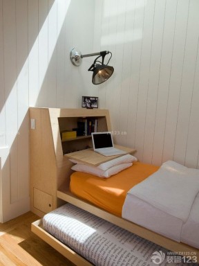 80平米三室一厅小户型 两用床