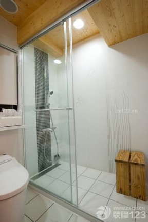 70平室内卫生间玻璃淋浴间装修效果图