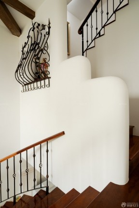 80平小复式 美式风格楼梯