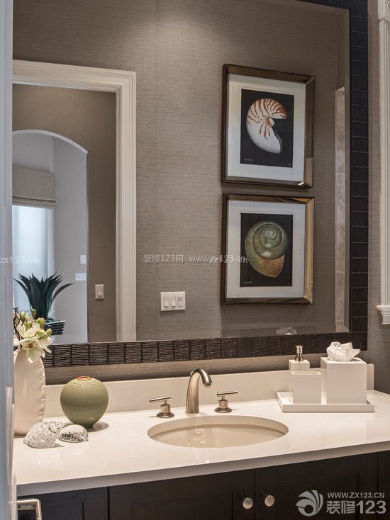 最新90平方米住宅卫生间镜子装修图片