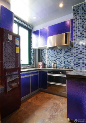 90平米小三房装修 紫色橱柜装修效果图片