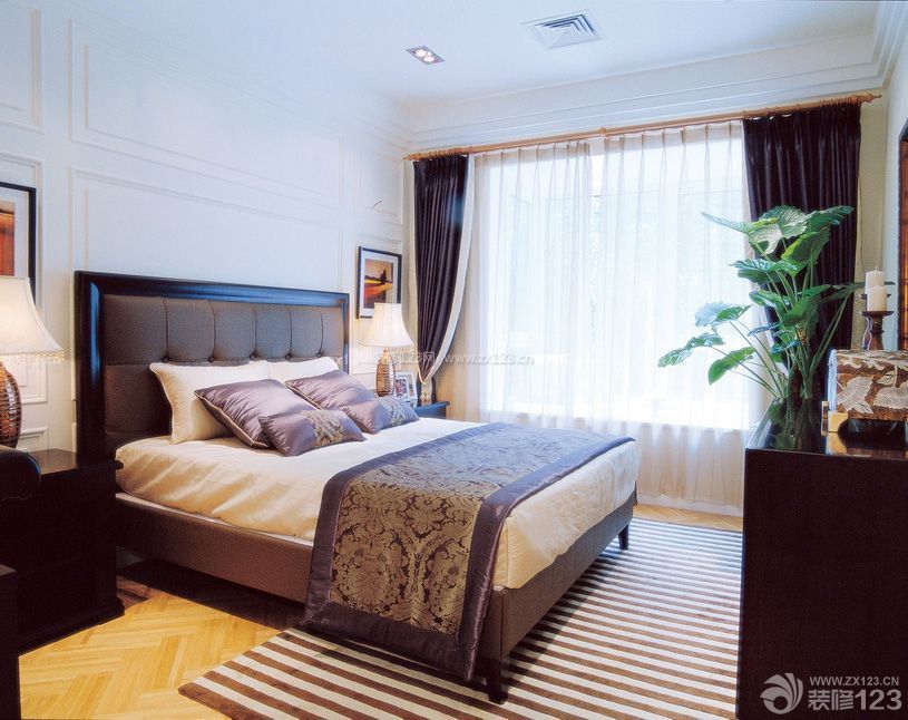 最新90平米家居卧室白色墙面装修效果图片