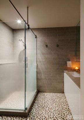 90平米房屋卫生间石材墙面装修案例