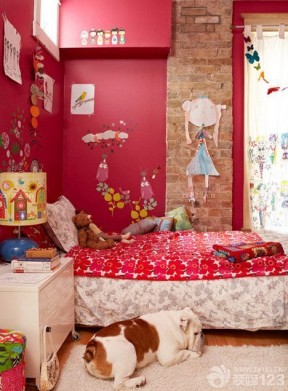 红色墙面装修效果图片 可爱儿童房间图片