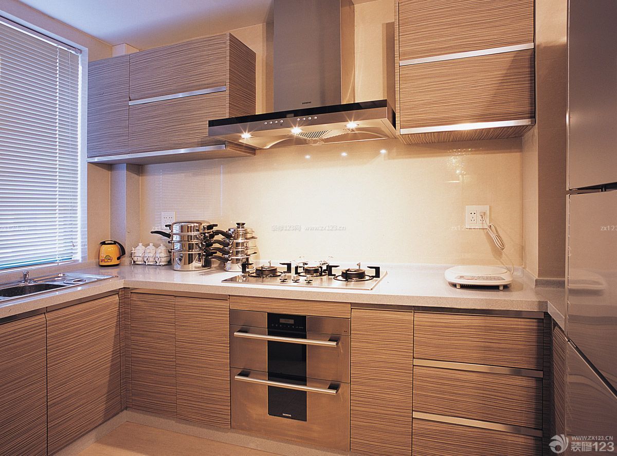70平米装修样板房厨房整体橱柜装修效果图片