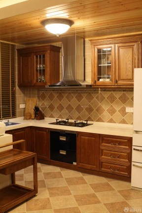 70平米两室一厅小厨房装饰效果图 暖色调图片