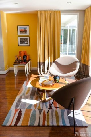 温馨60平米小户型带阁楼的客厅黄色窗帘装修效果图