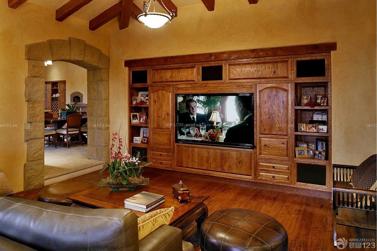 托斯卡纳风格组合电视柜家具装修实例