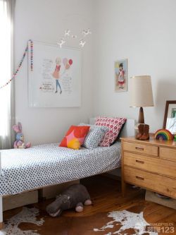 4万元90平米房屋背景墙壁纸装修样板间_装修