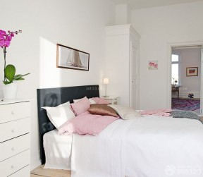 90平米房屋带阁楼卧室白色墙面装修效果图片