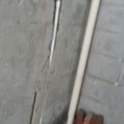 前幾天水電開始做了，水管鋪好了，還沒有試壓，墻上暗盒基本裝好，由于要鏟墻，鏟墻需要澆水，所以電線還未布置。9號日立空調(diào)送貨到位了，又交了一萬多裝修進(jìn)度款。感覺預(yù)算超了不少。