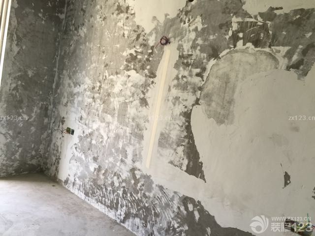 漆工正在做，需要先貼牛皮紙，刷三遍膩?zhàn)樱偃槠帷? data-jieduan=