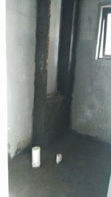 防水做了，空調(diào)也進(jìn)場了，過兩天瓷磚也要進(jìn)場了，整個家就這樣一點一點起來了，在客廳設(shè)計上不想大眾化，但無奈自己不是設(shè)計師，沒有那么多點子，而且金錢有限，所以還是歸于大眾吧！