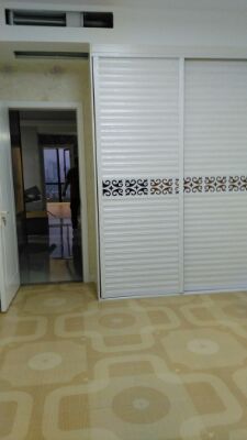 云很美，景色也很美，為期三個多月的裝修就要接近尾聲了，中間不乏有不滿意的地方，人做的東西，總不可能盡善盡美，這里壞些，那里錯些，總是有的！電話總是超標(biāo)，網(wǎng)絡(luò)也一直不夠，手機的壽命也為此耗損大半！但結(jié)果總歸是大致滿意的，而且，想到去這里居住了，心里覺得也會越住越喜歡了！期待家居的進(jìn)來～