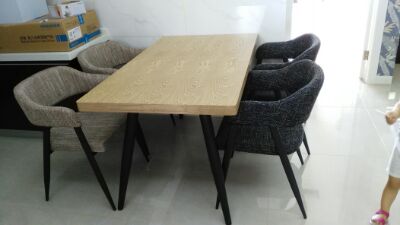 終于完結(jié)了～后面再買個椅子，擺設(shè)什么的小東西，七七八八到此就算結(jié)尾了，就等晾到十一以后搬家了～