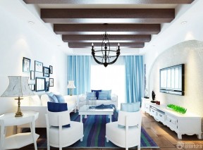 四房两厅客厅装修 蓝色窗帘装修效果图片