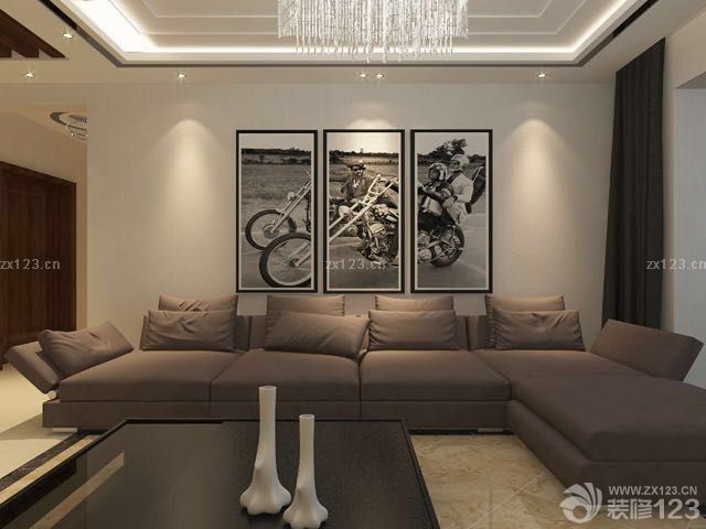 通過一個多月與優(yōu)家裝飾的設(shè)計師李碩的溝通，最終敲定了設(shè)計方案并簽約，前期未簽約期間，去實地量過兩次房，每次都細(xì)致地跟我溝通每次的細(xì)節(jié)，在整個一個多月的溝通當(dāng)中從來沒有任何不耐煩或者著急簽約的態(tài)度，一直在跟我一起探討裝修的細(xì)節(jié)，修改了不下十次圖紙，這里最讓我感動的是他對工作的重視以及對我們客戶需求的考慮。