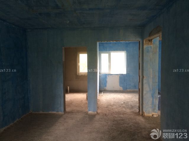 墻體拆改全部結(jié)束，下一步是水電了，可憐我又要出差4天，又一個周末泡湯了，磚、櫥柜、門啥啥都沒看呢，大熱天的煩躁。