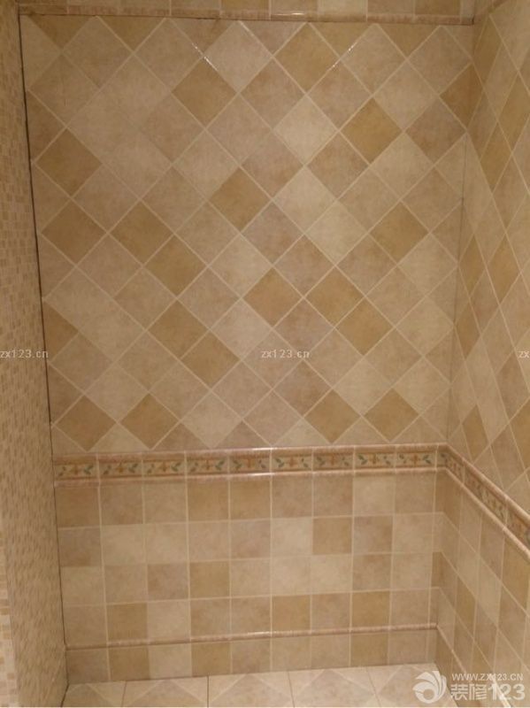 請了一天的假來陶瓷城買大廳地磚，廚衛(wèi)墻磚地磚，這絕對是個苦差事，逛頭幾家還能看得下去，再逛多了絕對是要吐了，因為款式花色實在是太多太多了，就因為看得太多，頭暈眼花，最后看哪個磚都差不多了，根本無從選擇了，可能我這人太不愛逛所以頭疼，也多虧我有個好老婆，今天把所有磚都定下來了，從挑選到講價交錢，我都沒費什么力氣都是老婆在溝通的，我不禁要感嘆下娶個好老婆真是能福澤幾代人。