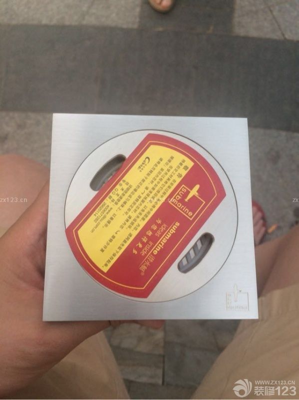 又逢周末，大家都在開會，只有我不用去，我想說太好了，約了柜子廠家來量尺，水電也進(jìn)場了，跟師傅重新溝通了水電的位置，下午跑去家居買了一堆潛水艇的地漏，角閥啥的，太累了，不說了，上圖！