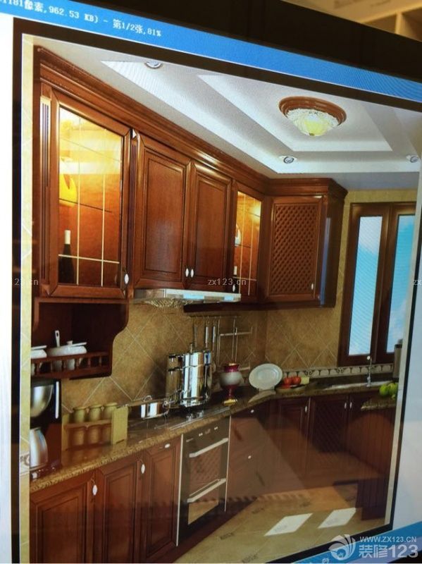 量房加看廚房效果圖，外加工人清單。