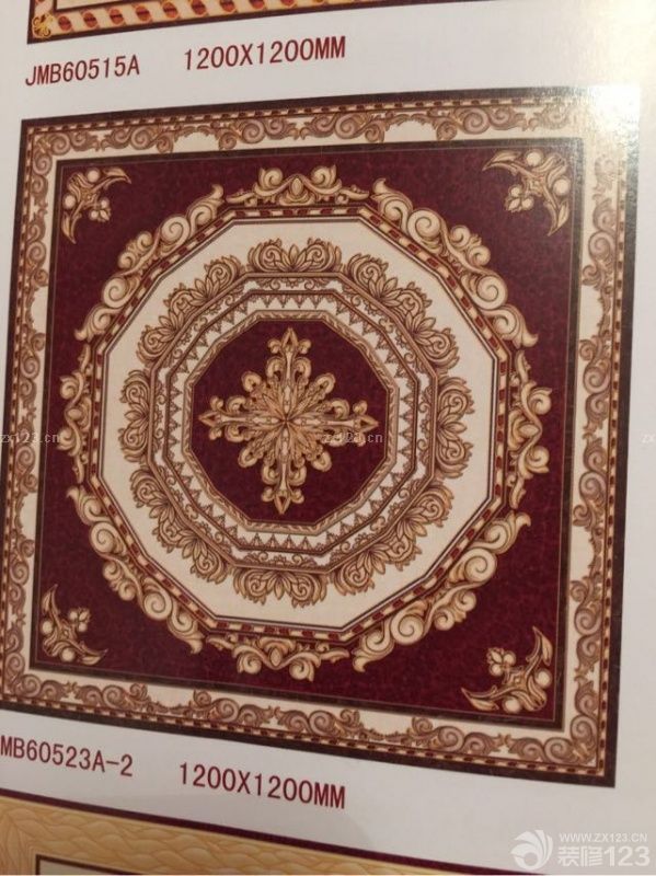 訂門(mén)口花磚，開(kāi)始貼廚房墻磚，客餐廳過(guò)道，陽(yáng)臺(tái)墻面打毛，為貼墻磚。