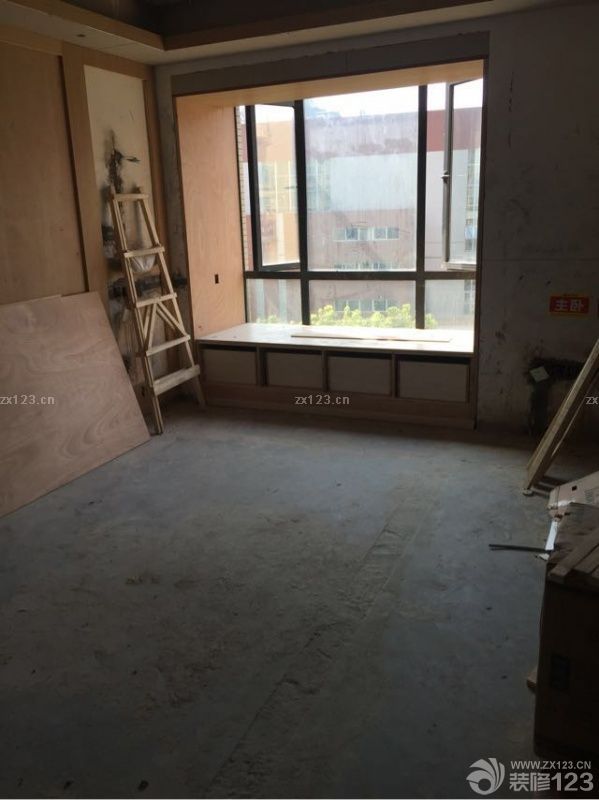 門(mén)口吊頂快讓我崩潰了。真的覺(jué)得一刻不盯著就覺(jué)得不能弄好的樣子。