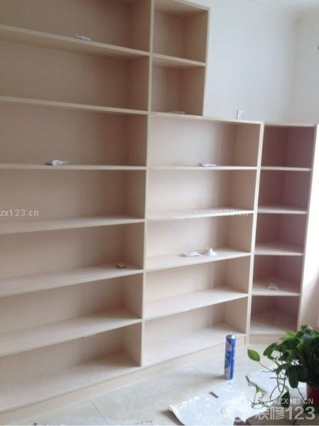 書屋，燈和衣帽間！手機(jī)像素請忽略。粉刷之后看起來就是不一樣，精神很多了。而且漂亮許多。