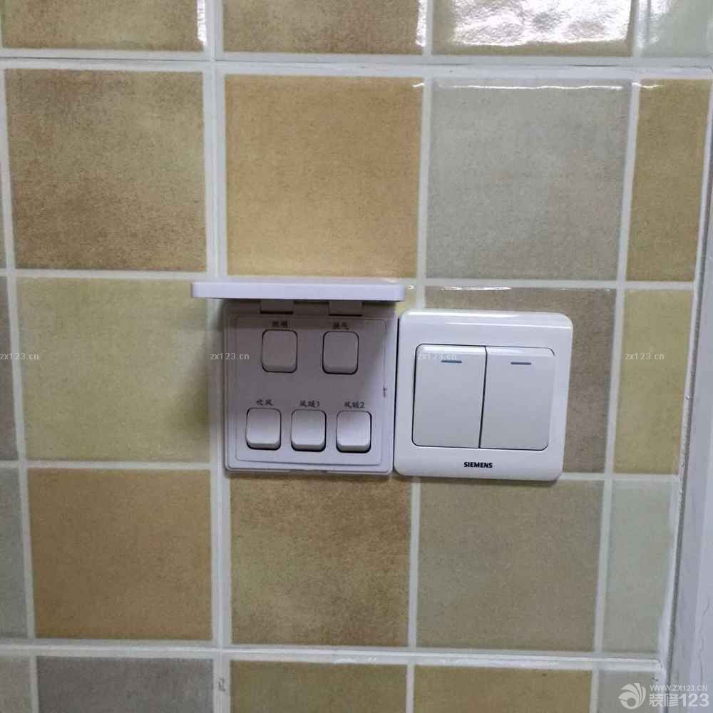再來(lái)發(fā)點(diǎn)洗手間的浴室柜和五金<br>家里買(mǎi)了2個(gè)一拖一的空調(diào)，一個(gè)在客廳一個(gè)在餐廳，廚房是開(kāi)放式的，所以以后夏天燒菜再也不怕熱了。