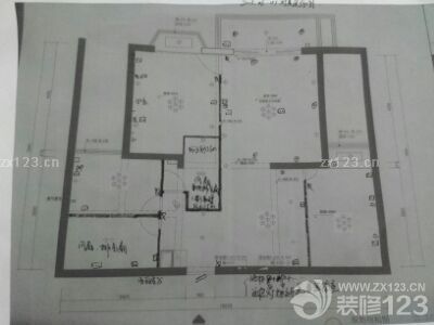 中途耽擱了一周。期間自己先畫了燈具定位圖，今天約了水電工現(xiàn)場確認可行后定了開工時間。<br>