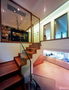 现代复式楼装修效果图 玻璃楼梯扶手图片