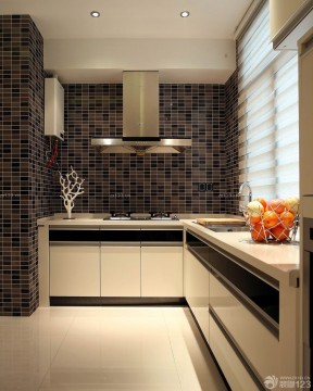 90平米小户型厨房装修效果图 厨房墙面瓷砖