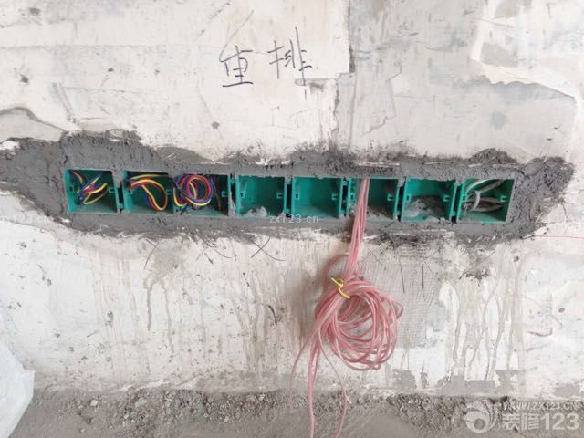 水電改造結(jié)束了，今天水電驗收很滿意。<br>非常感謝裝修公司在裝修中對我的很多變動的要求都很熱情不厭其煩的幫助。<br>希望幫助裝修進度再提高一下，不然小孩上學接送比較麻煩了