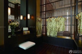 中式風(fēng)格家裝深褐色木地板裝修效果圖