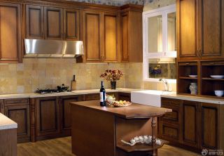美式古典风格别墅厨房装修效果图