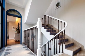 小户型装修地中海风格 复式楼梯效果图