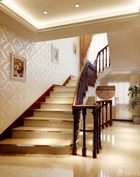 二层别墅图片大全 实木楼梯装修效果图