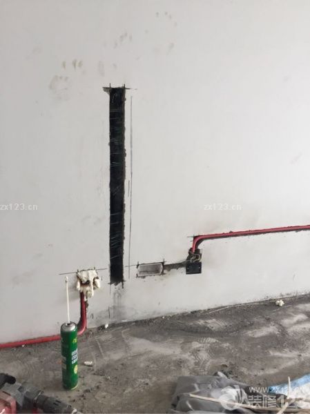 砸墙 改水电 打压 同一天结束。 多留电源。
