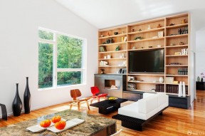 小户型客厅装饰 棕黄色木地板装修效果图片