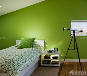 90平带平顶阁楼小户型卧室绿色墙面装修效果图片