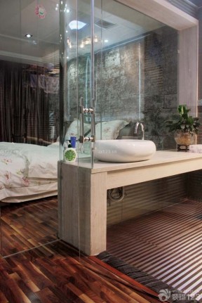 混搭风格设计90平米小户型浪漫的主卧室卫生间装修效果图