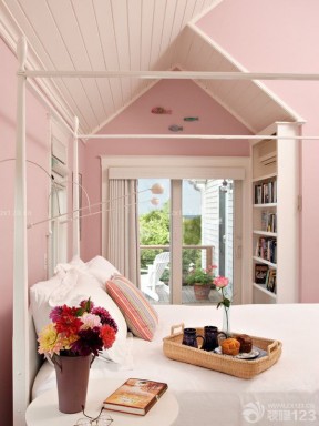 90后女生卧室装修风格粉色墙面设计图