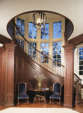 豪华别墅内部图片 实木楼梯装修效果图