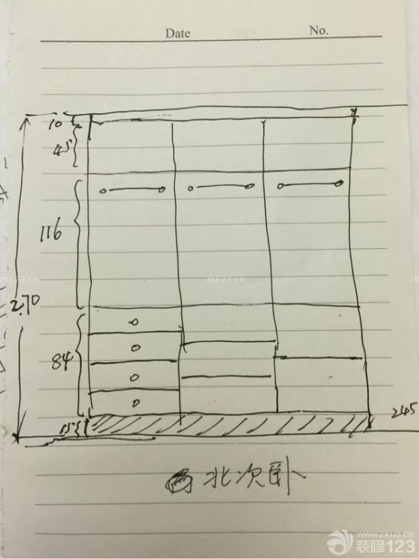 設(shè)計(jì)師畫的衣柜，不是很符合生活習(xí)慣。爸爸很用心計(jì)算了棉被衣物等的平均值，結(jié)合生活經(jīng)驗(yàn)，畫了幾個(gè)衣柜的圖，請(qǐng)?jiān)O(shè)計(jì)師整改。PS：電視墻感覺(jué)有點(diǎn)復(fù)雜了？怕顯小，是不是只隔一個(gè)玄關(guān)出來(lái)就好，電視那邊就不做造型了呢？看我自己畫的示意圖。