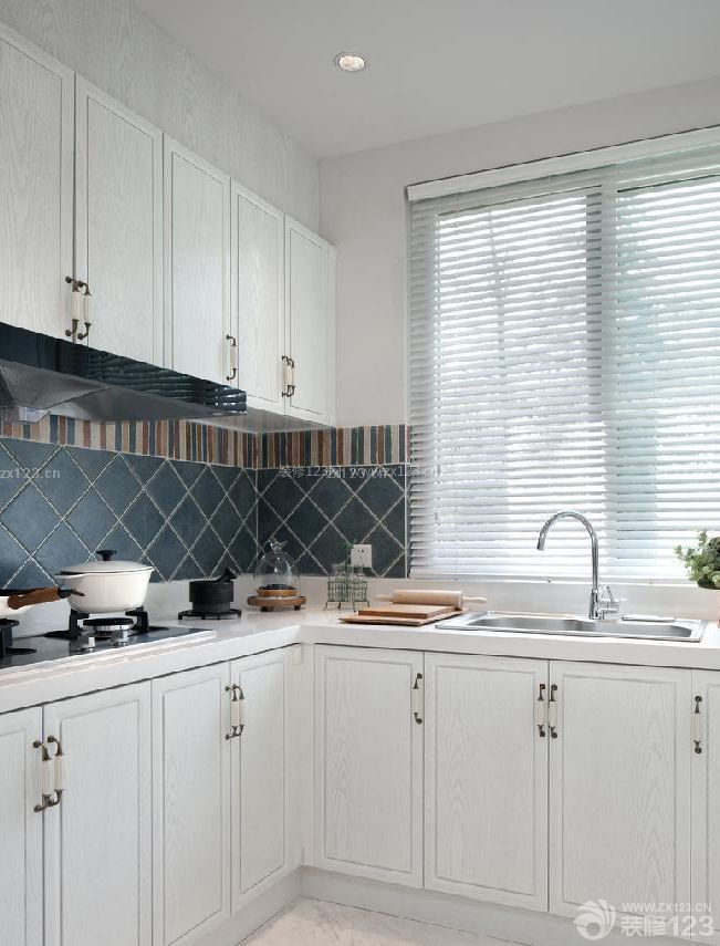 小户型厨房白色橱柜装修效果图大全2015图片