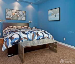 65平小户型卧室深蓝色墙面装修效果图片