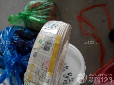 電線送到，熊貓品牌，安全的保障，期待水電王師付的管線鋪設(shè)技藝專業(yè)、到位。