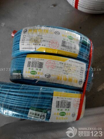 電線送到，熊貓品牌，安全的保障，期待水電王師付的管線鋪設(shè)技藝專業(yè)、到位。