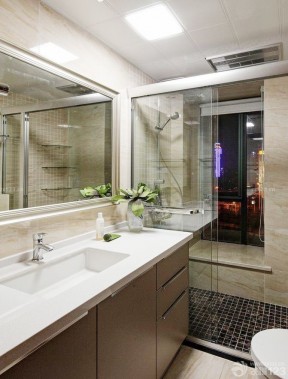 卫生间玻璃移门 家装卫生间装修效果图片