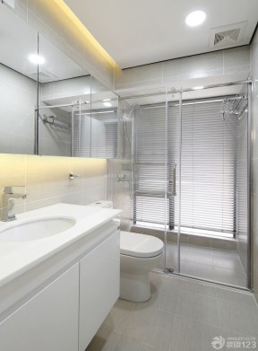 卫生间浴室玻璃移门装修图